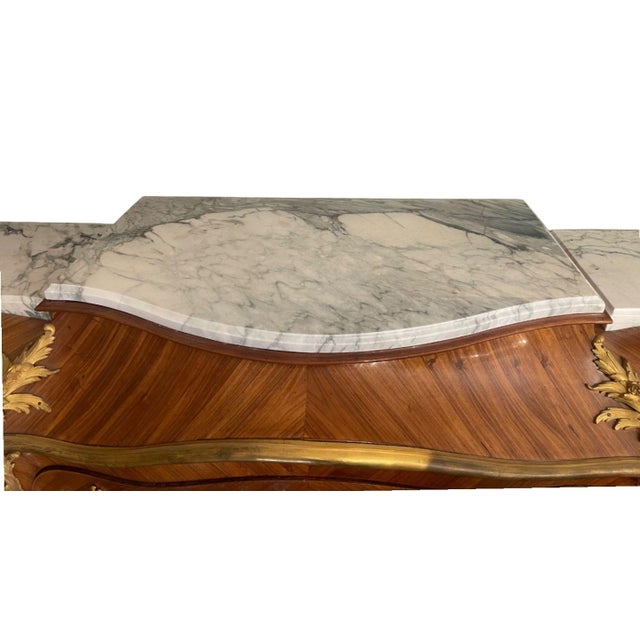 French Spectacular Early 20th Century French Louis XV Style Vitrine Signed by F. Linke For Sale - Image 3 of 15