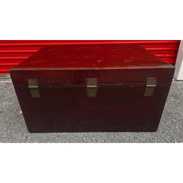 Animal Skin Late 19th Century Chinese Hand-Painted Vellum Leather Trunk For Sale - Image 7 of 12