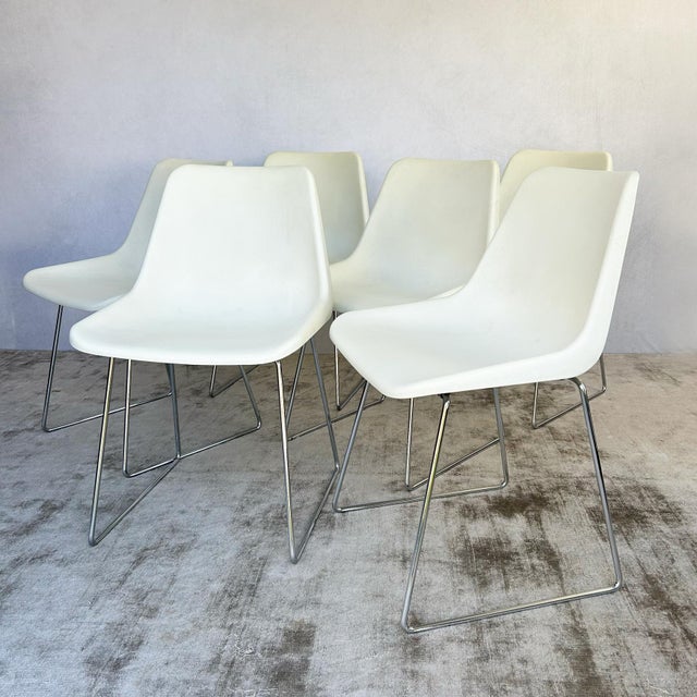 Polypropylene Chairs with Chrome Sled Bases by Robin & Lucienne Day for Hille, 1960s, Set of 6 For Sale - Image 6 of 15