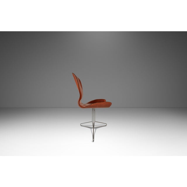 Pair of Patinaed K2 Office Chairs by Kirsten Jones & Adam Bottomley for Koi After Arne Jacbonsen Series 7 Chair, Uk & Italy, C. 2000s For Sale In Orlando - Image 6 of 18