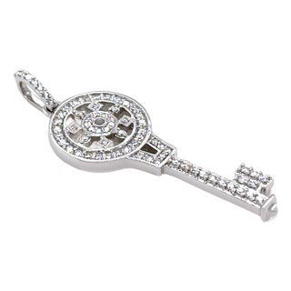 18ct White Gold Diamond Key Pendant 0.41ct 4.59g For Sale