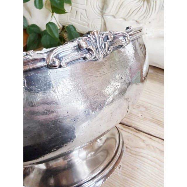 An antique circa early 1900s heavy silver plated serving bowl from The New Willard hotel in Washington DC! The New...