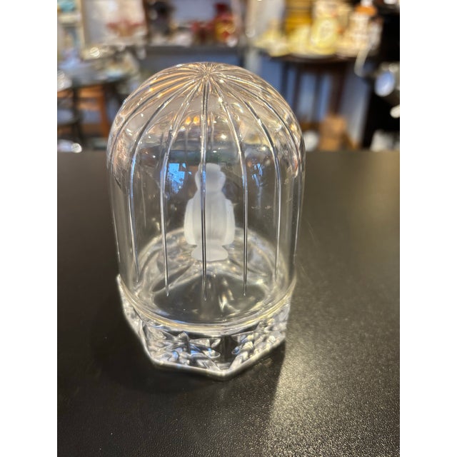Hofbauer Crystal ‘Byrdes’ Collection Bid in a Glass Dome For Sale - Image 4 of 6