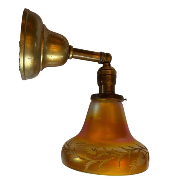 American 1910s Signed Steuben Aurene Art Glass Wall Sconce With Flowers and Leaves For Sale - Image 3 of 8