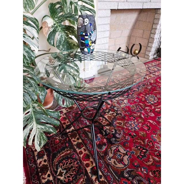 1950s MCM Atomic Tripod Hairpin Wrought Iron and Glass Side Table Tempestini, Attributed For Sale - Image 5 of 5
