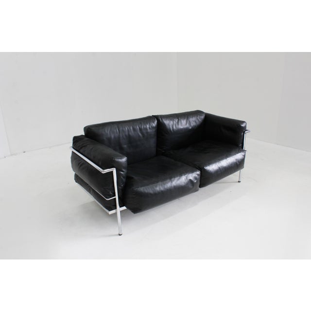 LC2 Two-Seater Sofas by Le Corbusier for Alivar, 1980s, Set of 2 For Sale - Image 11 of 15