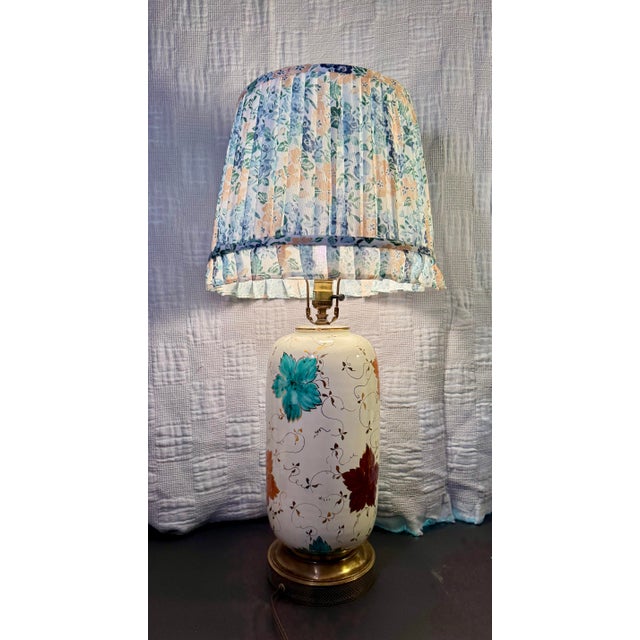 Vintage Mid-Century Modern Hand-Painted Ceramic Table Lamp With Grape Leaves & Gold, Brass Base For Sale - Image 9 of 10