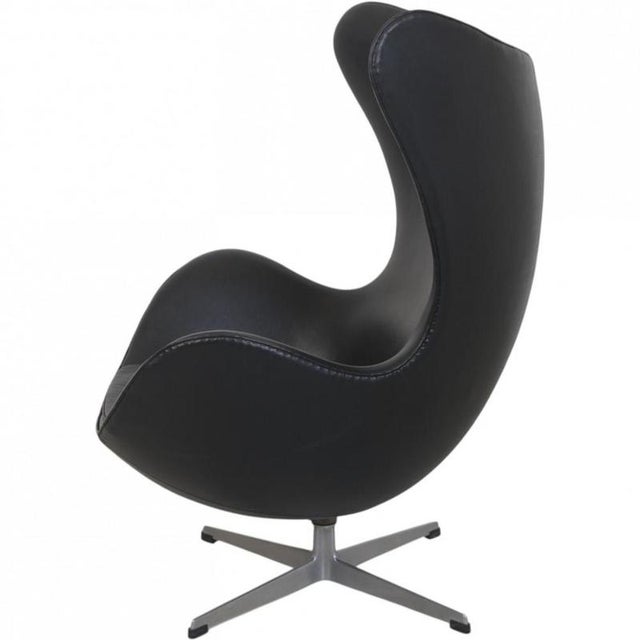 Vintage Egg Chair in Black Leather by Arne Jacobsen, 1963 For Sale - Image 11 of 18