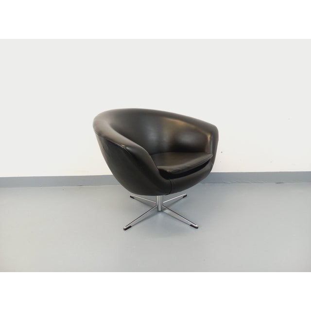 1970s Vintage Scandinavian Swivel Chair in Imitation Leather and Chrome, 1970s For Sale - Image 5 of 16