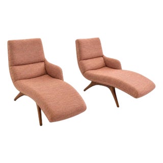 A Pair of Vintage Chaises by Vladimir Kagan For Sale