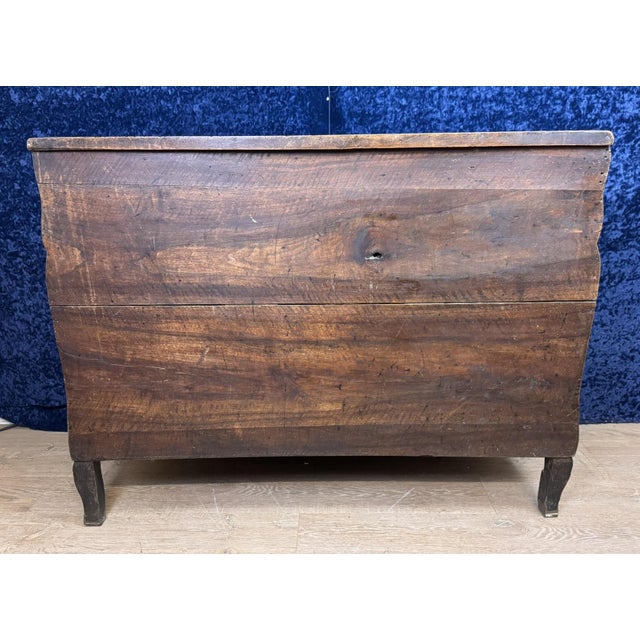 Wood Bordeaux Sloping Desk in Walnut, 1750 For Sale - Image 7 of 17