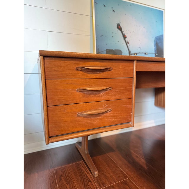 1960s A Mid Century Modern Teak Vanity Dressing Table by Austin Suite, Circa 1960s., Attributed For Sale - Image 5 of 12