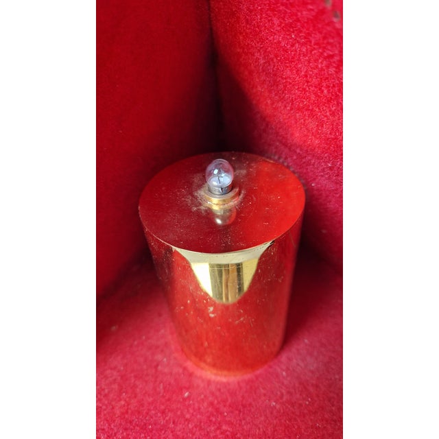 Gold Tetrahedron Fire Designer Sculpture Lamp in Gold-Plated Metal by Salvador Dalí, 1980s For Sale - Image 8 of 18