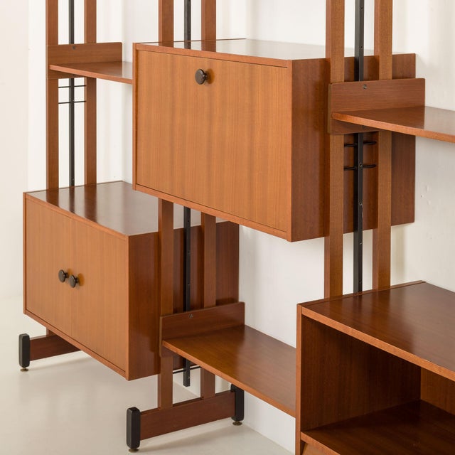 Italian Four Bay Free Standing Wall Unit in the style of Gio Ponti, 1970s For Sale - Image 10 of 18