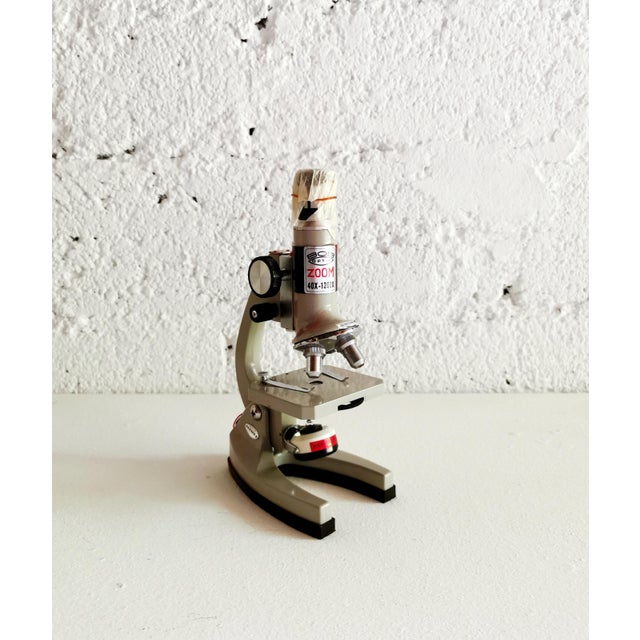 This complete and unused BOB Optik M-830Z microscope set was manufactured in the 1970s. It has a 40x-1200x zoom and comes...