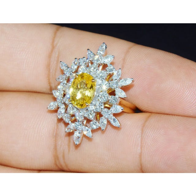 GIA Certified Natural 6.1CTS VS F Diamond 18K Solid Gold Yellow Ceylon Sapphire Ring, size 6.25 For Sale - Image 4 of 5