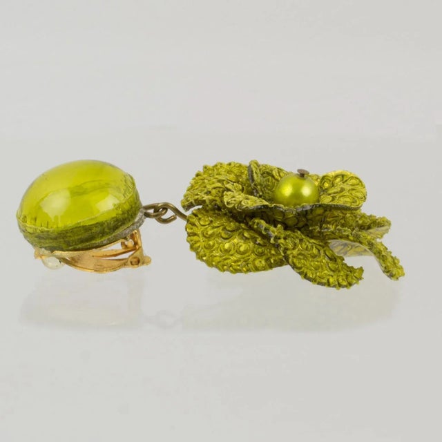 2000 - 2009 Francoise Montague by Cilea Resin Pair of Clip Earrings Green Poppy Flower For Sale - Image 5 of 5