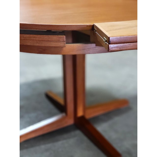 Danish Flip Flap Lotus Dining Table from Dyrlund, 1960 For Sale - Image 6 of 17