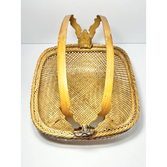Vintage American Handmade Woven Rattan Wicker Gathering Handled Basket For Sale In Dallas - Image 6 of 11