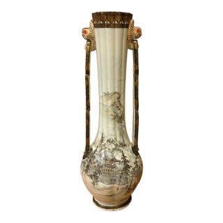 Antique Japanese Kutani Hand Painted Porcelain Vase, Meji Period (1868-1912) For Sale