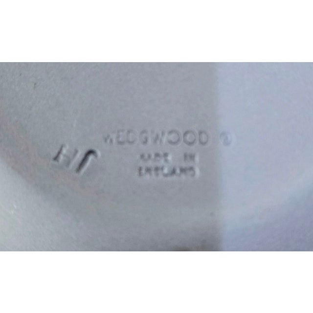 Ceramic Vintage Wedgwood Jasperware “Churchill” Blenheim Palace Round Plate in Box For Sale - Image 7 of 9