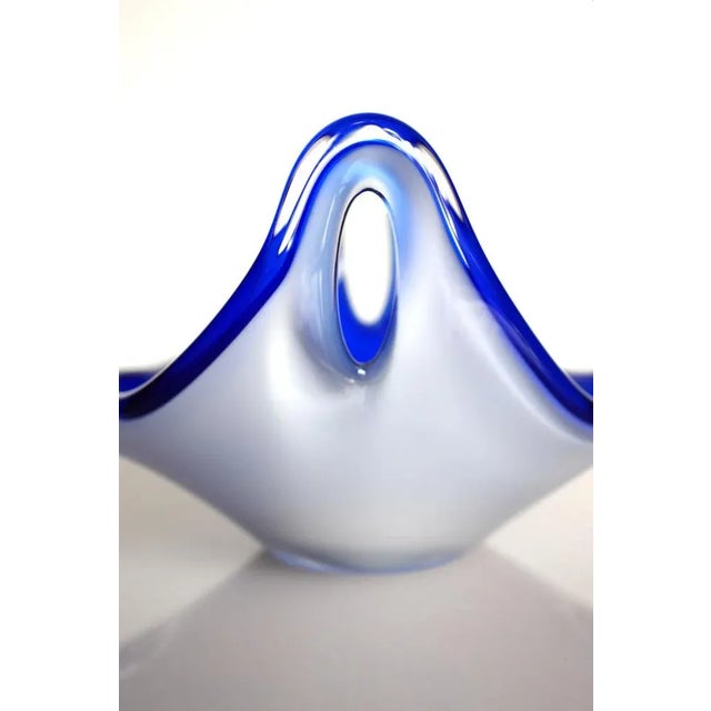Glass Mid-Century Modern Glass Art Coquille Bowl by Paul Kedelv for Flygsfors For Sale - Image 7 of 10