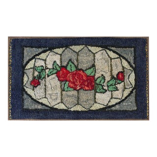 1890s Gray Blue Medallion Folk Art Antique American Hooked Woven Wool Small Rug For Sale