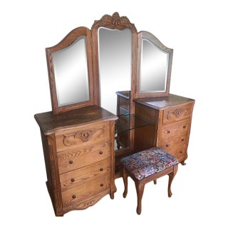 1990s French Country Versailles Collection Solid Oak Vanity and Bench - 2 Pieces For Sale