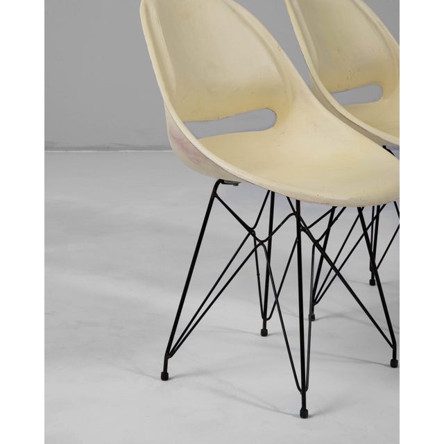 20th Century Czech Fiberglass Chairs By Miroslav Navratil For Vertex - A Pair For Sale - Image 11 of 18