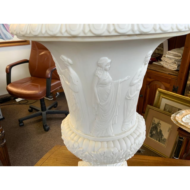 Neoclassical 20th Century Neoclassical Style Parin Table Lamp For Sale - Image 3 of 11