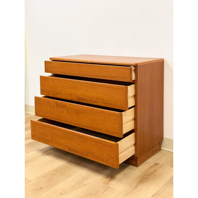 Vintage MCM Danish Modern Teak Four Drawer Chest, Dresser, Bedroom Storage For Sale - Image 9 of 14