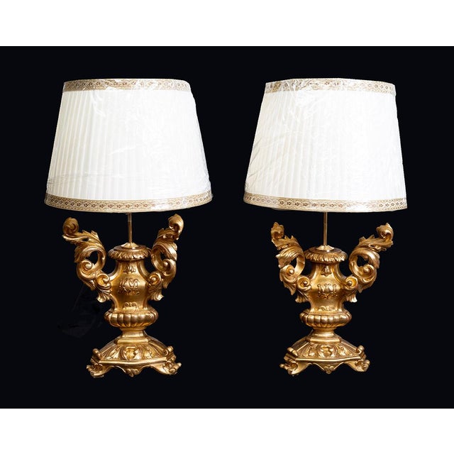 Antique Louis XV Lamps in Gilded and Carved Wood, Naples, 18th Century, Set of 2 For Sale - Image 3 of 7