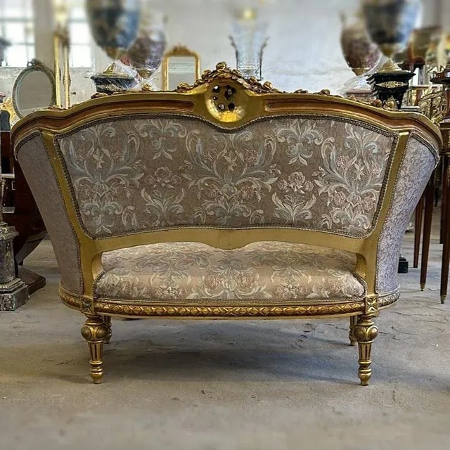 Rococo French Rococo Style Tan Tufted Sofa Settee Furniture For Sale - Image 3 of 4