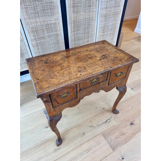 18th Century Queen Anne/Georgian Burled Wood Lowboy/Dressing Table For Sale - Image 11 of 12