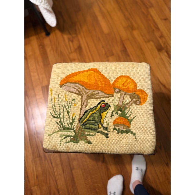 Fully functional. Comes with instruction manual; Singer templates; and Singer attachments. Needlepoint bench opens for...