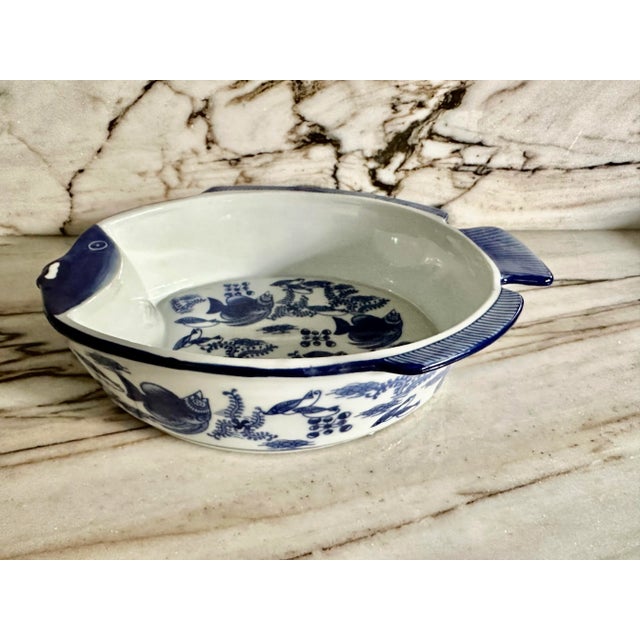 Chinoiserie Fish Shaped Decorative Bowl For Sale - Image 3 of 5