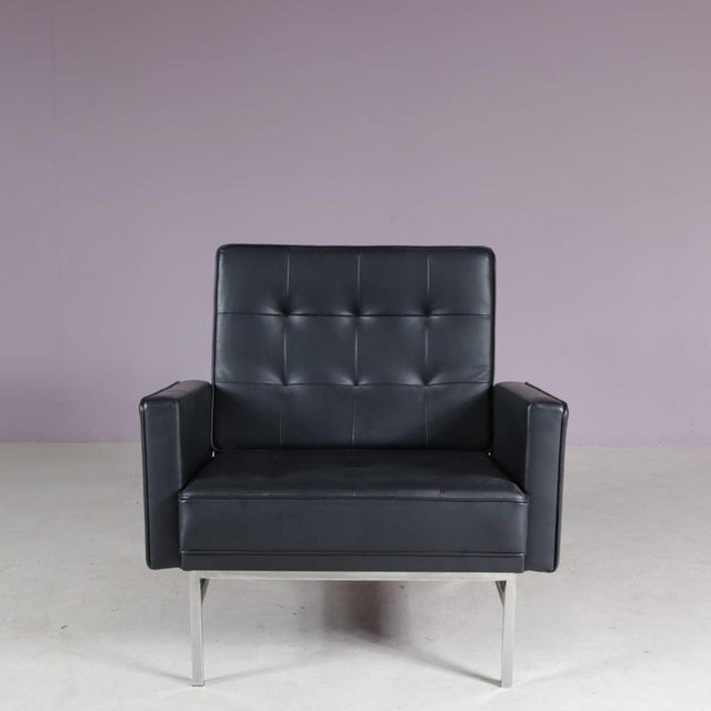 A stunning lounge chair designed by florence knoll and manufactured by knoll international in the usa, circa 1960. A...