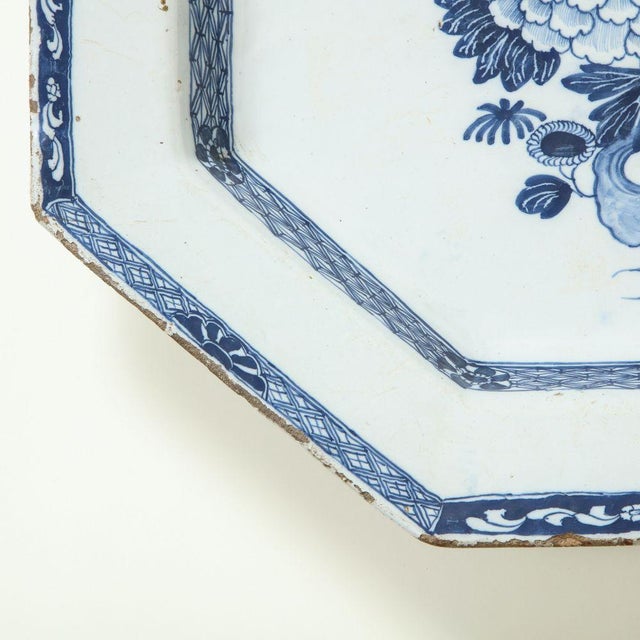 Mid 18th Century Traditional Large Irish Delft Blue & White Serving Platter For Sale In New York - Image 6 of 12