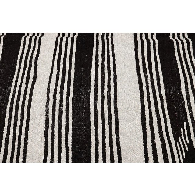 Mid 20th Century Mid 20th Century White & Black Vintage Hemp Rug For Sale - Image 4 of 7