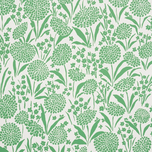 Schumacher Sample - Schumacher Chrysanthemum Wallpaper in Green For Sale - Image 4 of 5