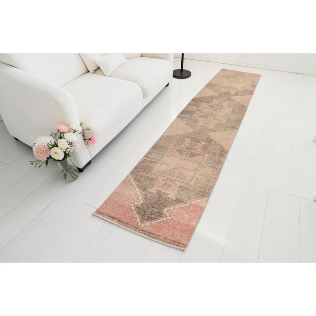 Textile 1950s Muted Salmon & Charcoal Gray Medallion Rug For Sale - Image 7 of 10