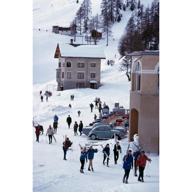 Slim Aarons, Skiers in St Moritz, Estate Stamped Photographic Print, 1963 / 2020s For Sale