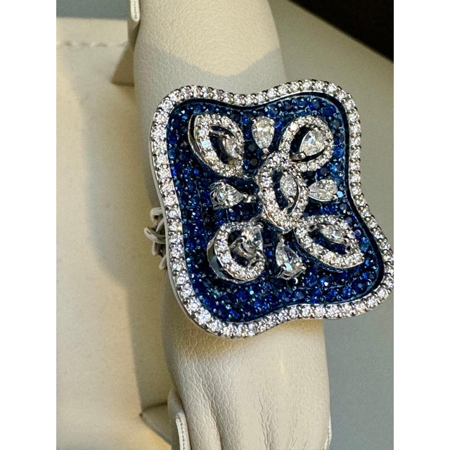3 Carat Blue Sapphire and 2 Ct Diamond Cocktail Ring in 18 Karat White Gold 6 For Sale - Image 11 of 18