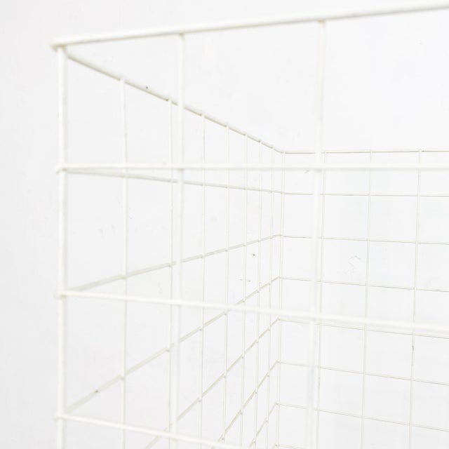 1970s Mid-Century Italian Table Lamp with Metal Lampshade and Wooden Base, 1970s For Sale - Image 5 of 11