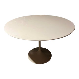 Authentic Knoll Saarinen Tulip Dining Table, 48" White For Sale
