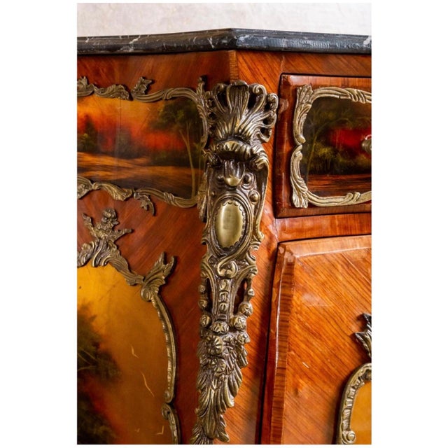 Early 20th Century French Vernis Martin–Style Hand-Painted Cabinet With Ormolu Mounts For Sale In Dallas - Image 6 of 11