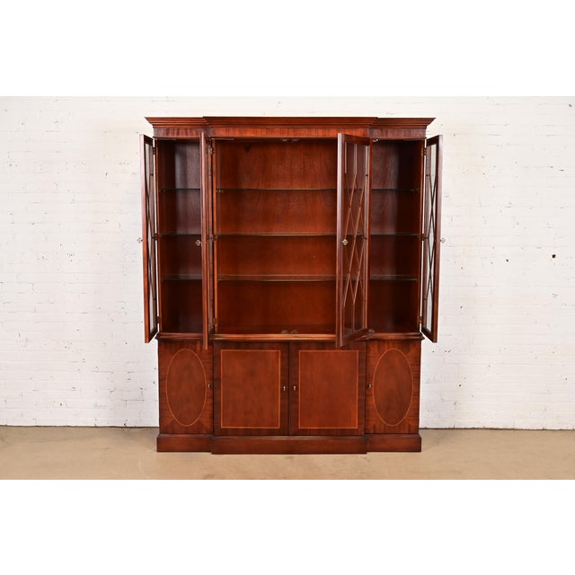 Late 20th Century Baker Furniture Historic Charleston Georgian Inlaid Mahogany Lighted Breakfront Bookcase Cabinet For Sale - Image 5 of 14