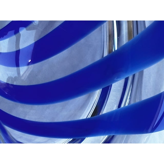 Vintage Johnathon Schmuck Signed Cobalt Blue Swirl Art Glass 94 Lid For Sale In Buffalo - Image 6 of 14