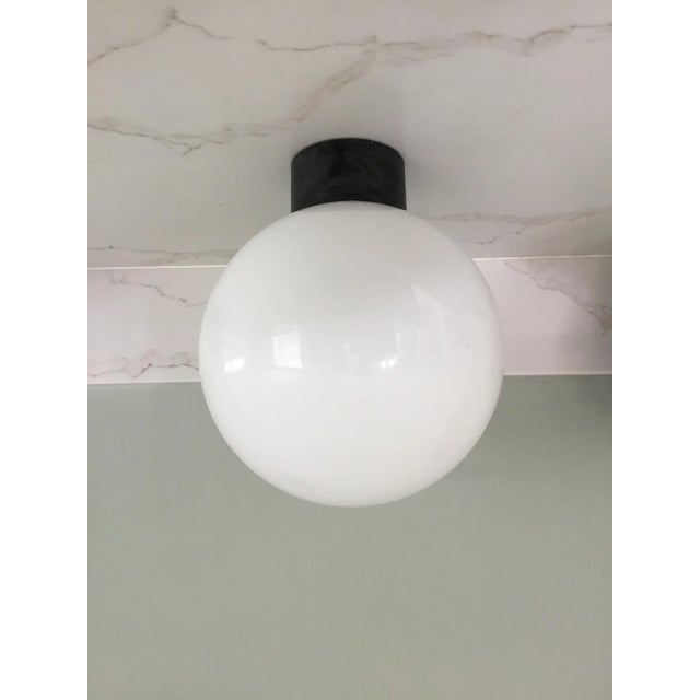 Lamp holder e27 , some aluminium is missing This piece has an attribution mark, I am sure that it is completely authentic...