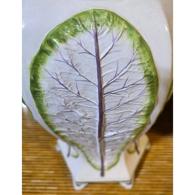 Majolica Pair of Mid-20th Century Raymor Italian Majolica Trompe-L’Oeil Leaf Ceramic Lamps For Sale - Image 4 of 8